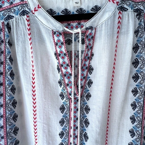 dylan White and Red Patterned Blouse - Picture 3 of 12